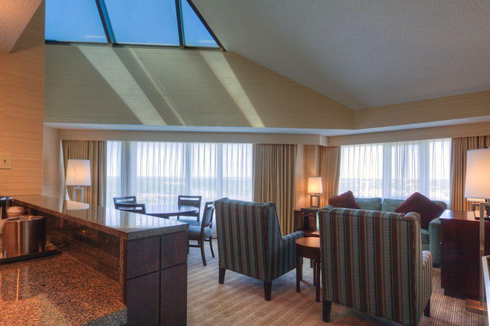 Delta Hotels By Marriott Saskatoon Downtown Bagian luar foto